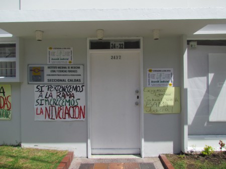 CALDAS EMPAPELADA POR LA NIVELACION